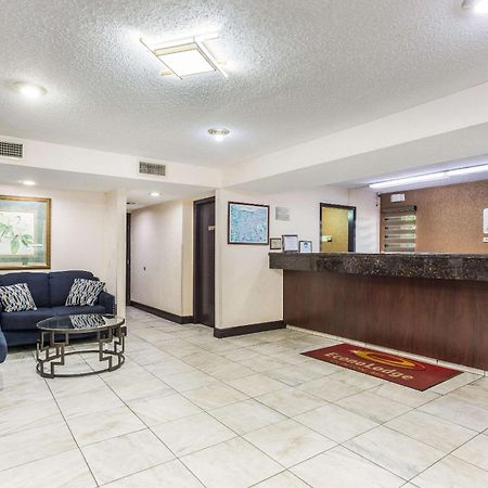 Econo Lodge Clinton Buitenkant foto