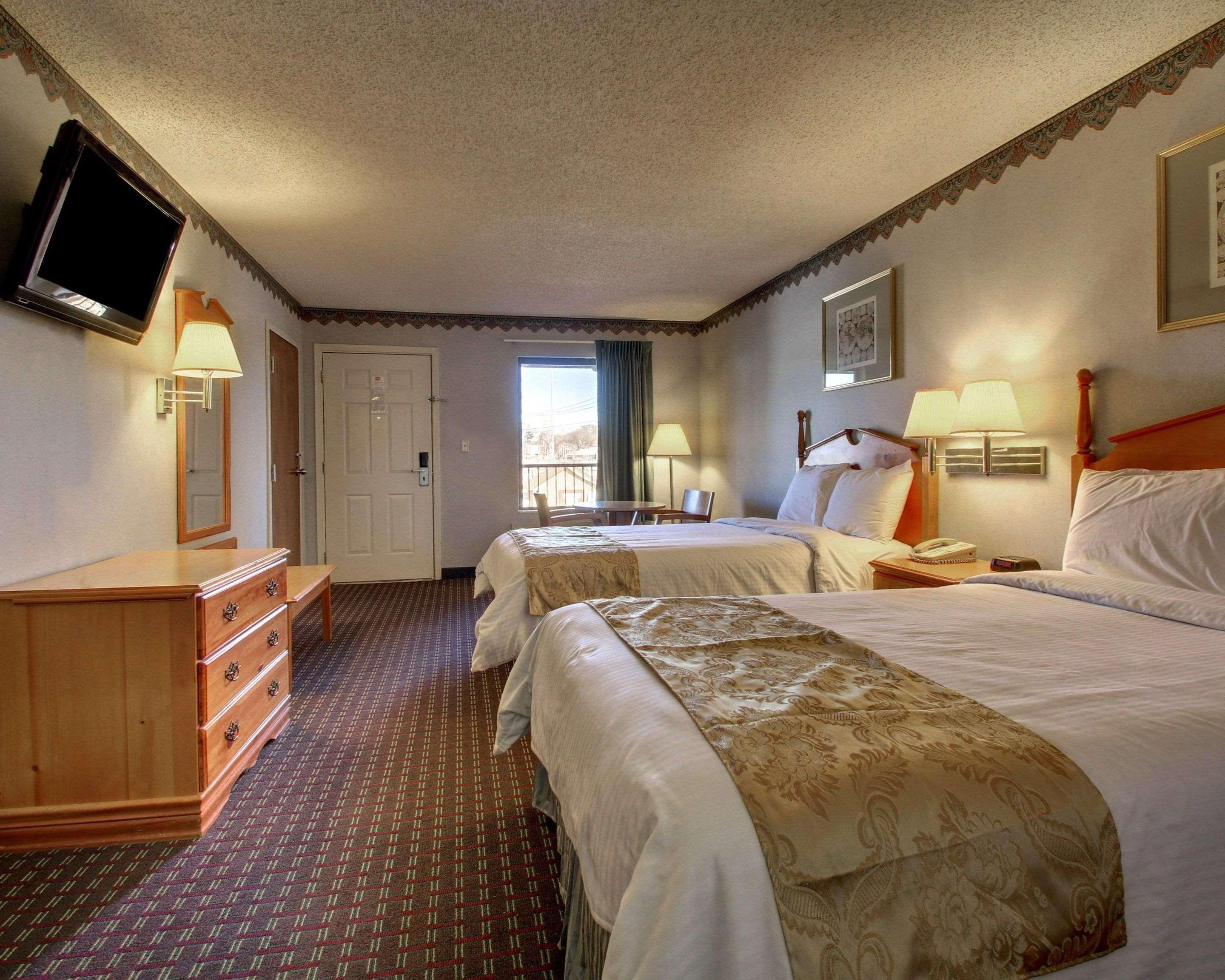 Econo Lodge Clinton Buitenkant foto