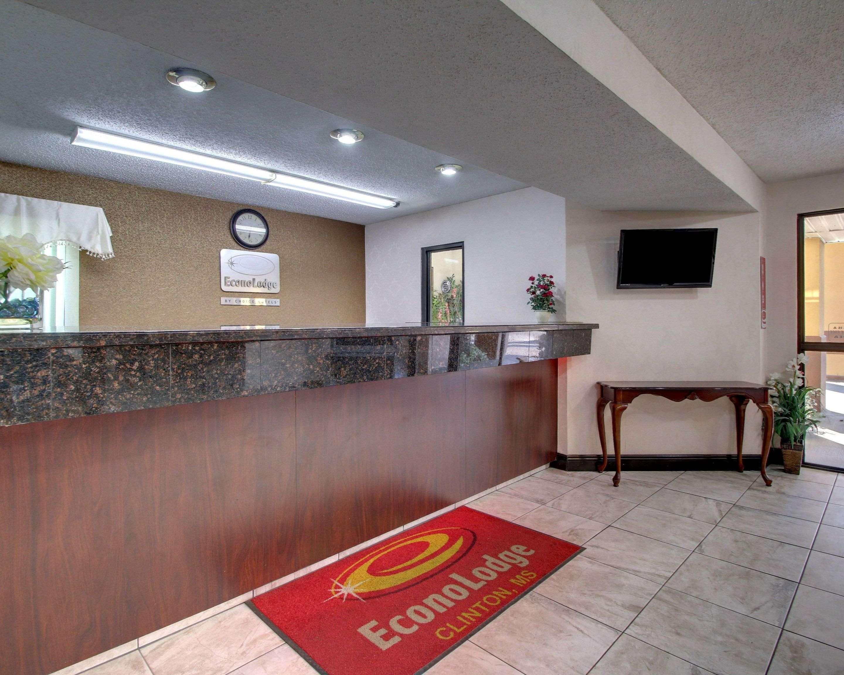 Econo Lodge Clinton Buitenkant foto