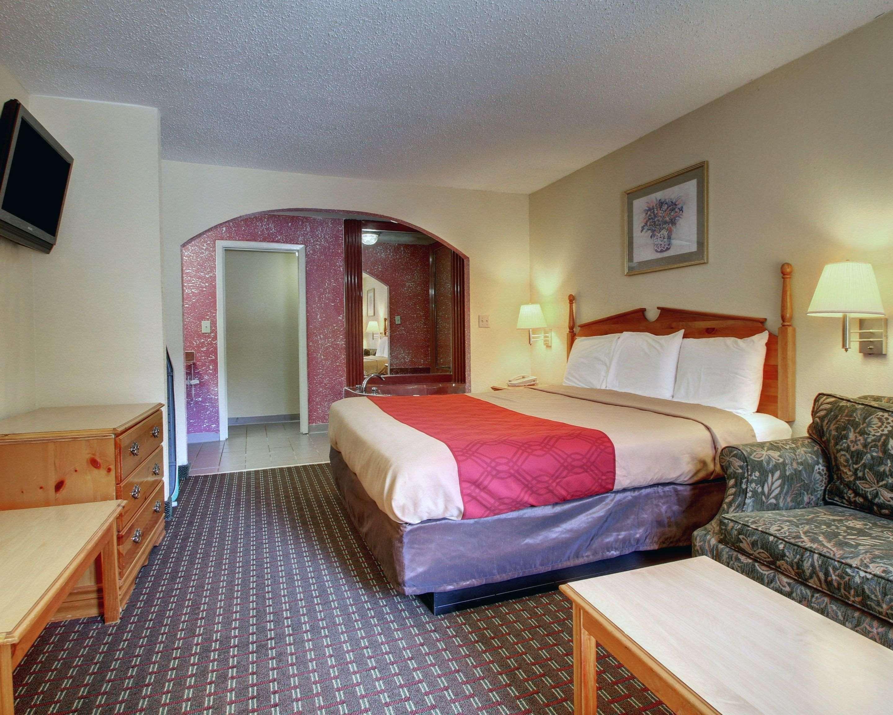 Econo Lodge Clinton Buitenkant foto