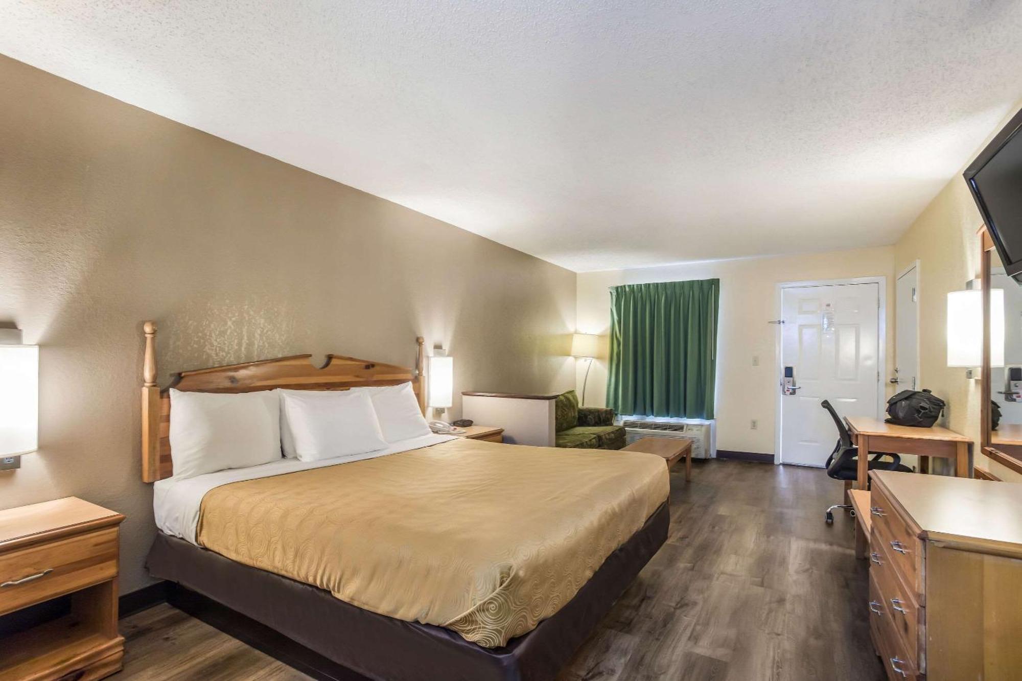 Econo Lodge Clinton Buitenkant foto