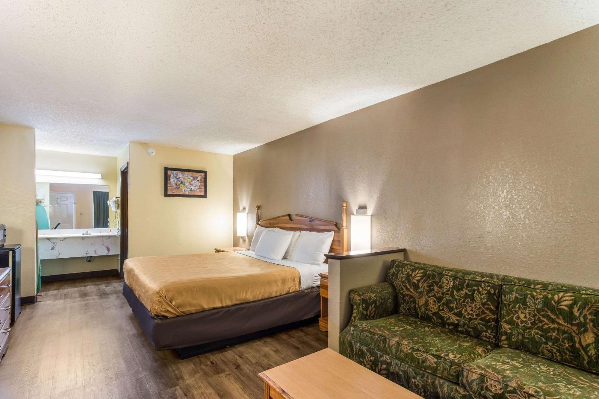 Econo Lodge Clinton Buitenkant foto
