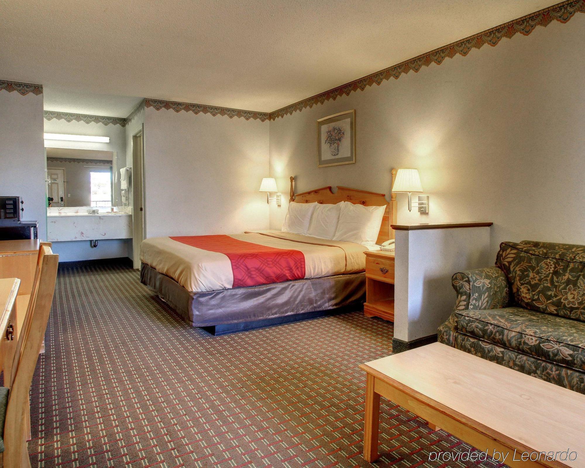 Econo Lodge Clinton Buitenkant foto