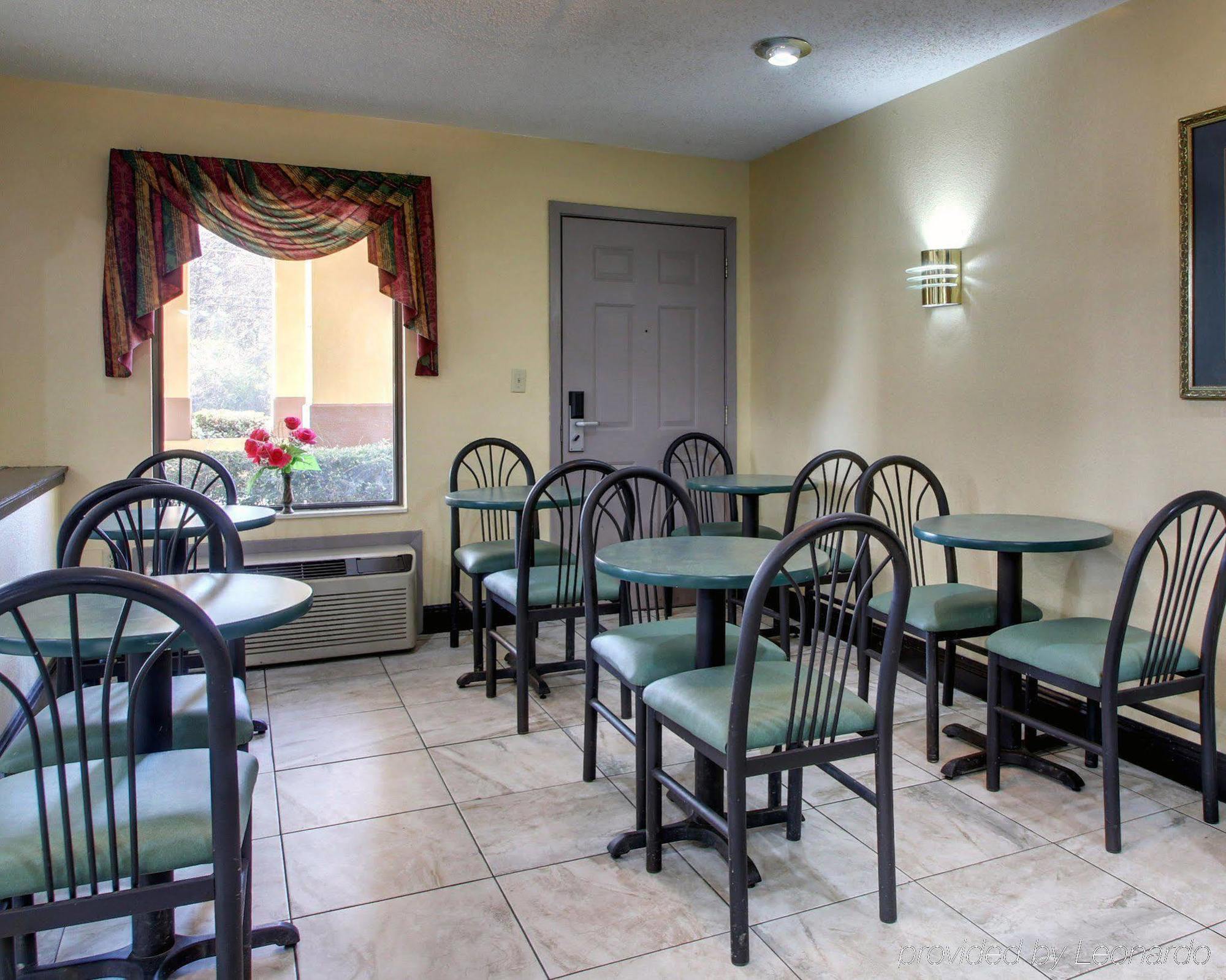 Econo Lodge Clinton Buitenkant foto